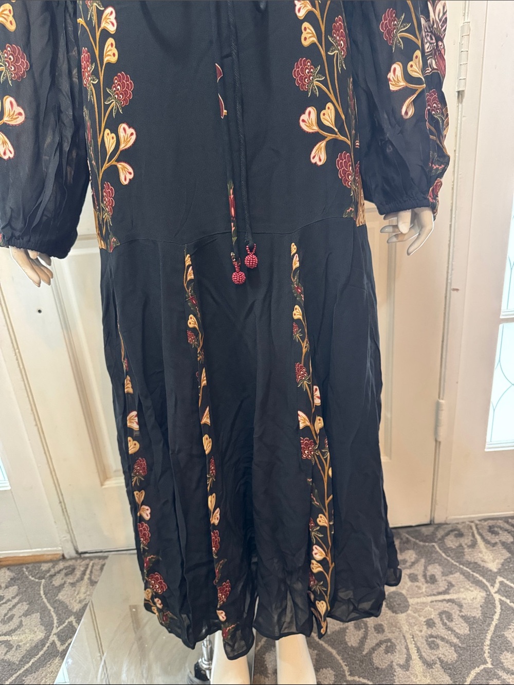 FARM Rio Berry Garden Black Maxi Floral Embroidery Long Sleeves Dress Sz XLarge - Picture 6 of 16